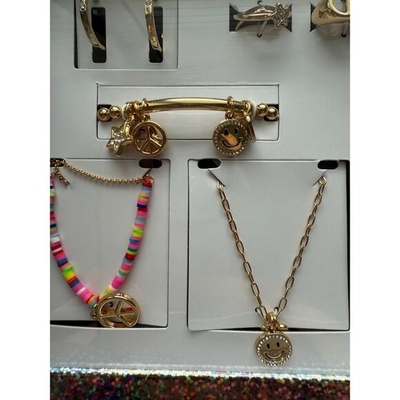 NIB Macy's - 12 Piece Holographic - Kids Gift Set - Picture 2 of 6